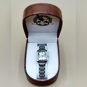 Women’s Dress Wristwatch- Silver